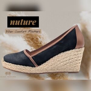 Olive By Nuture Black Leather Wedges Sz US 10M Soft Cushioned Footbed Espadrille